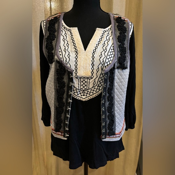 Buckle quarter sleeve shirt with lots of details size S - Picture 7 of 8